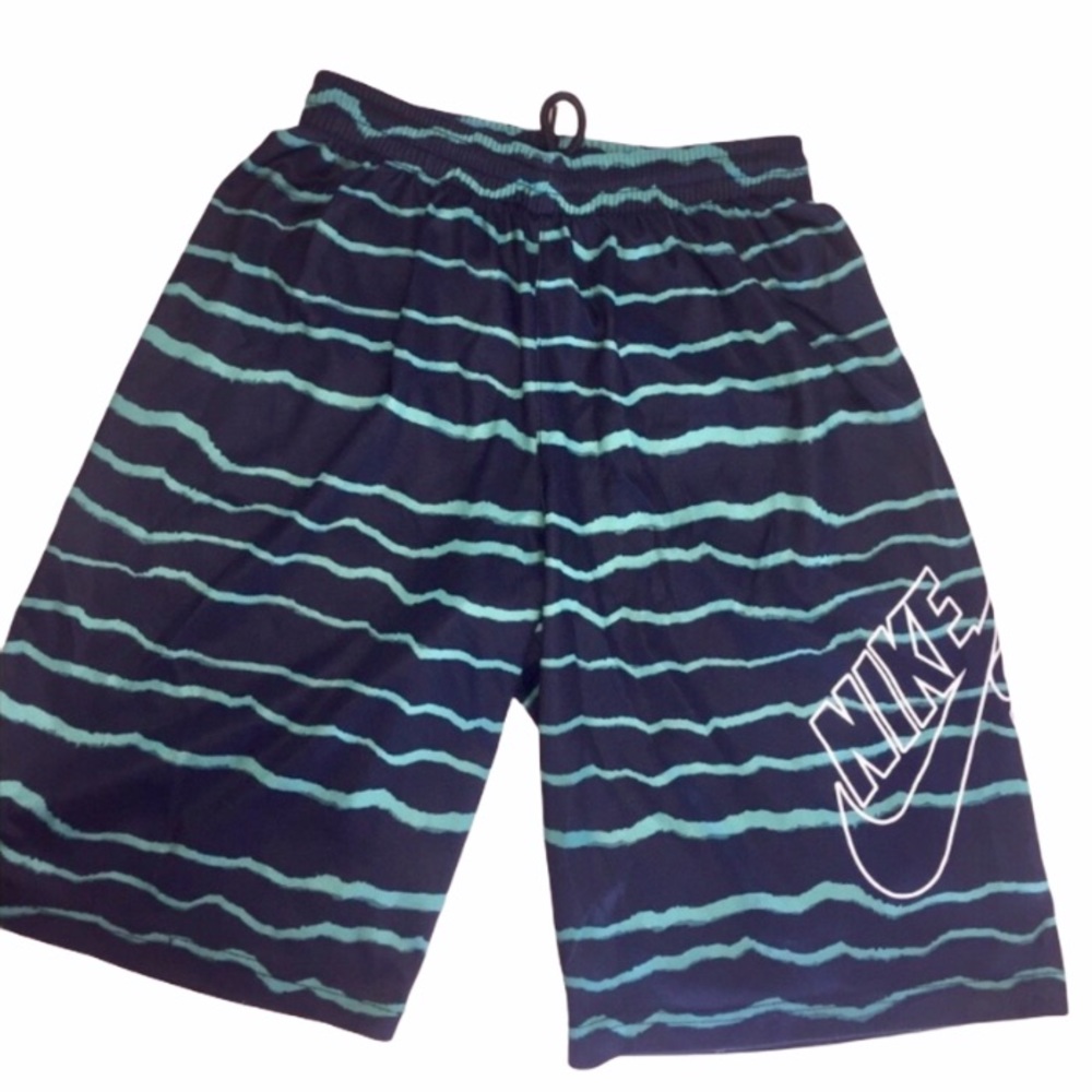 Boys Nike SB Drifit Patterned Shorts Sz Large